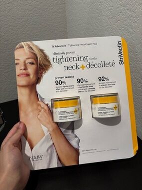 StriVectin Tightening Neck + Décolleté Cream Duo - White & Yellow Packaging